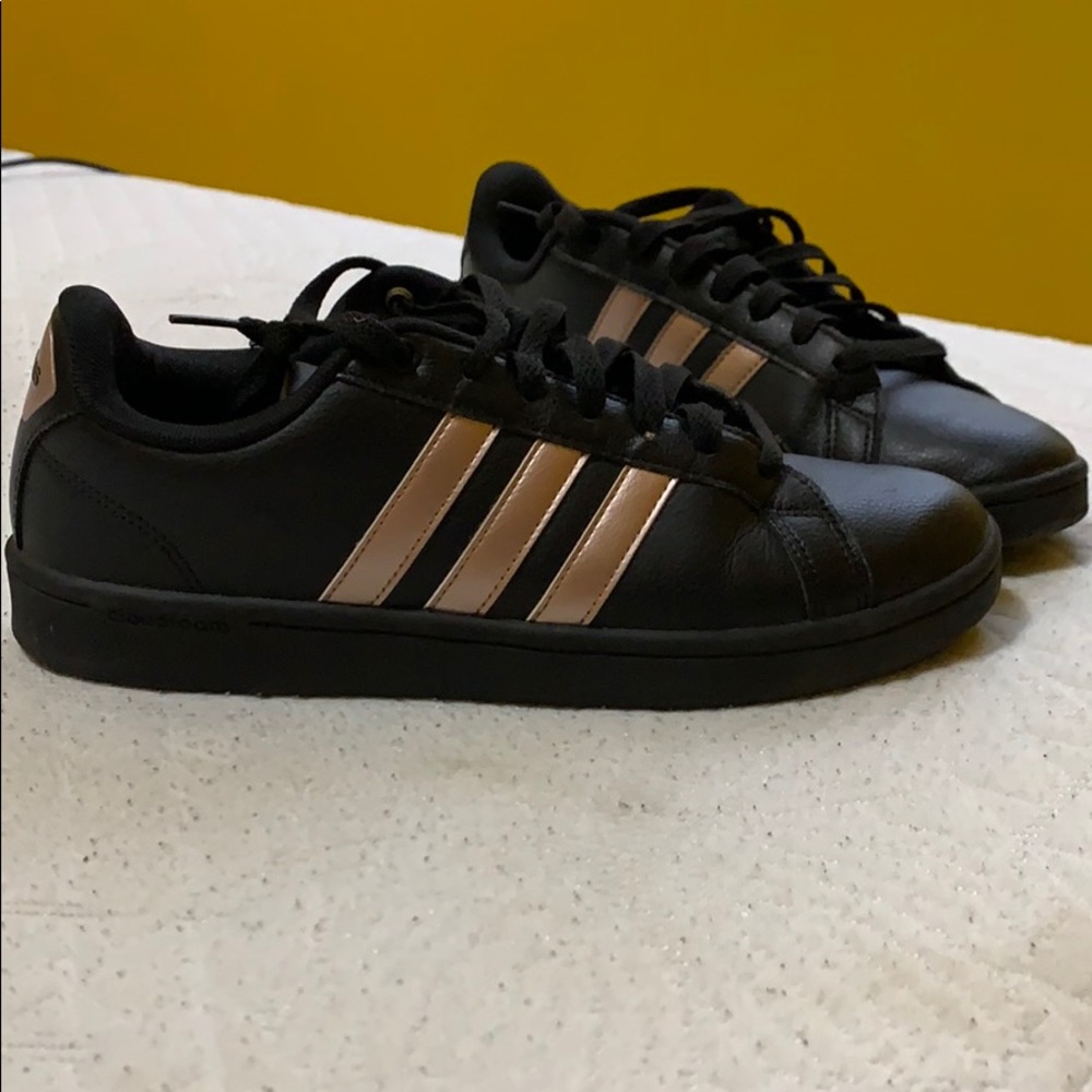 Black and pink adidas cloudfoam